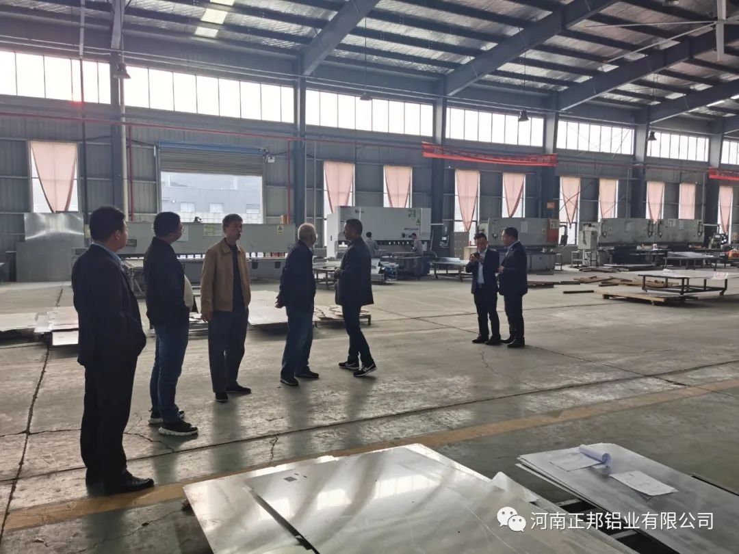 热烈欢迎《郑州电视台》和《美华建设有限公司》领导莅临