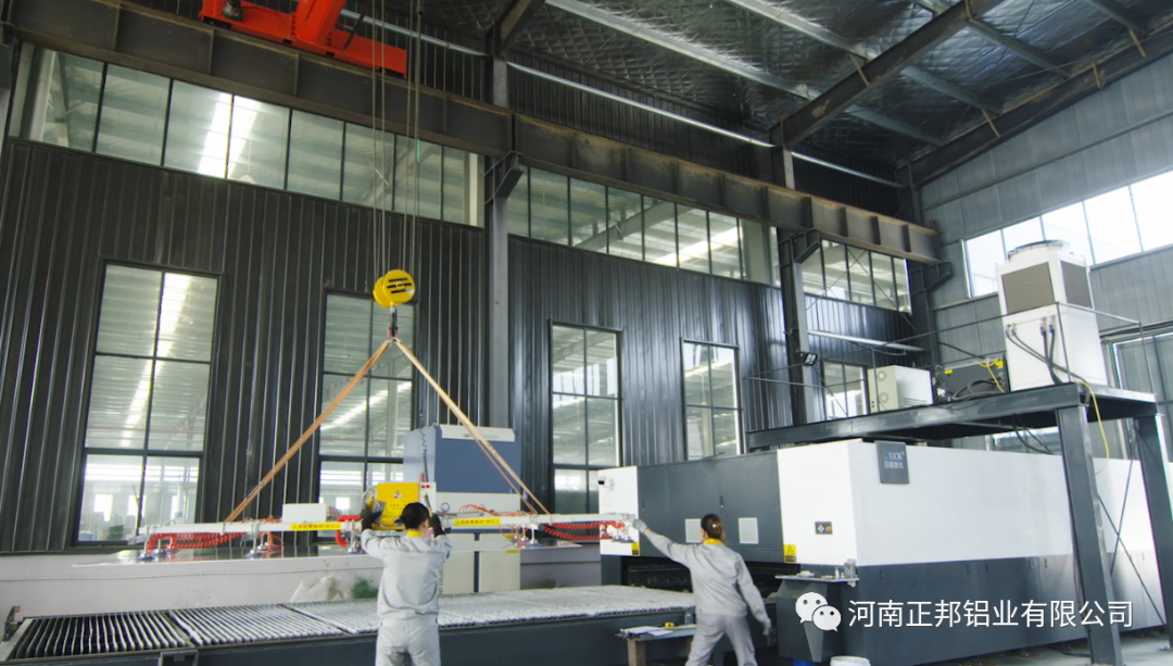 热烈欢迎《郑州电视台》和《美华建设有限公司》领导莅临
