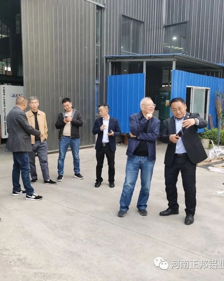 热烈欢迎《郑州电视台》和《美华建设有限公司》领导莅临